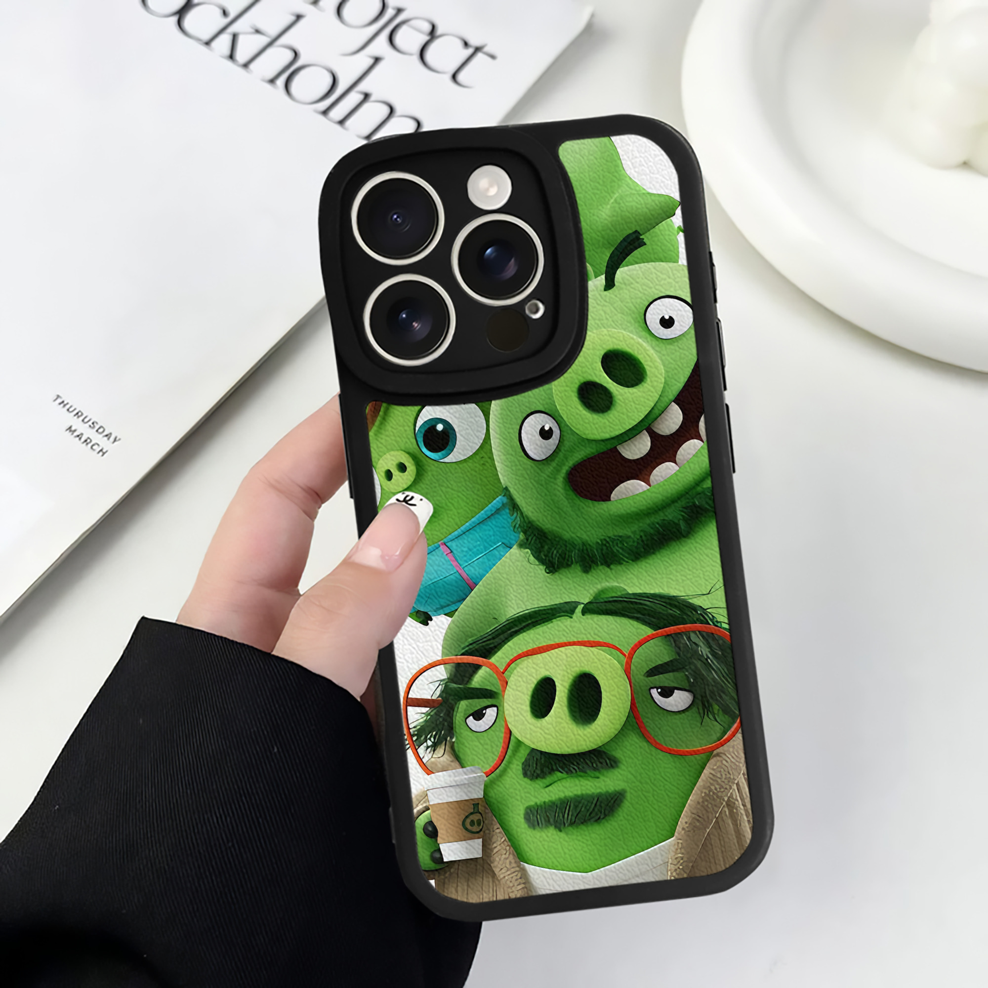（画像用） Angry Birds アングリーバード 【iPhone 16シリーズ対応】シリコンスマホケース（レザー調） 材質：シリコン